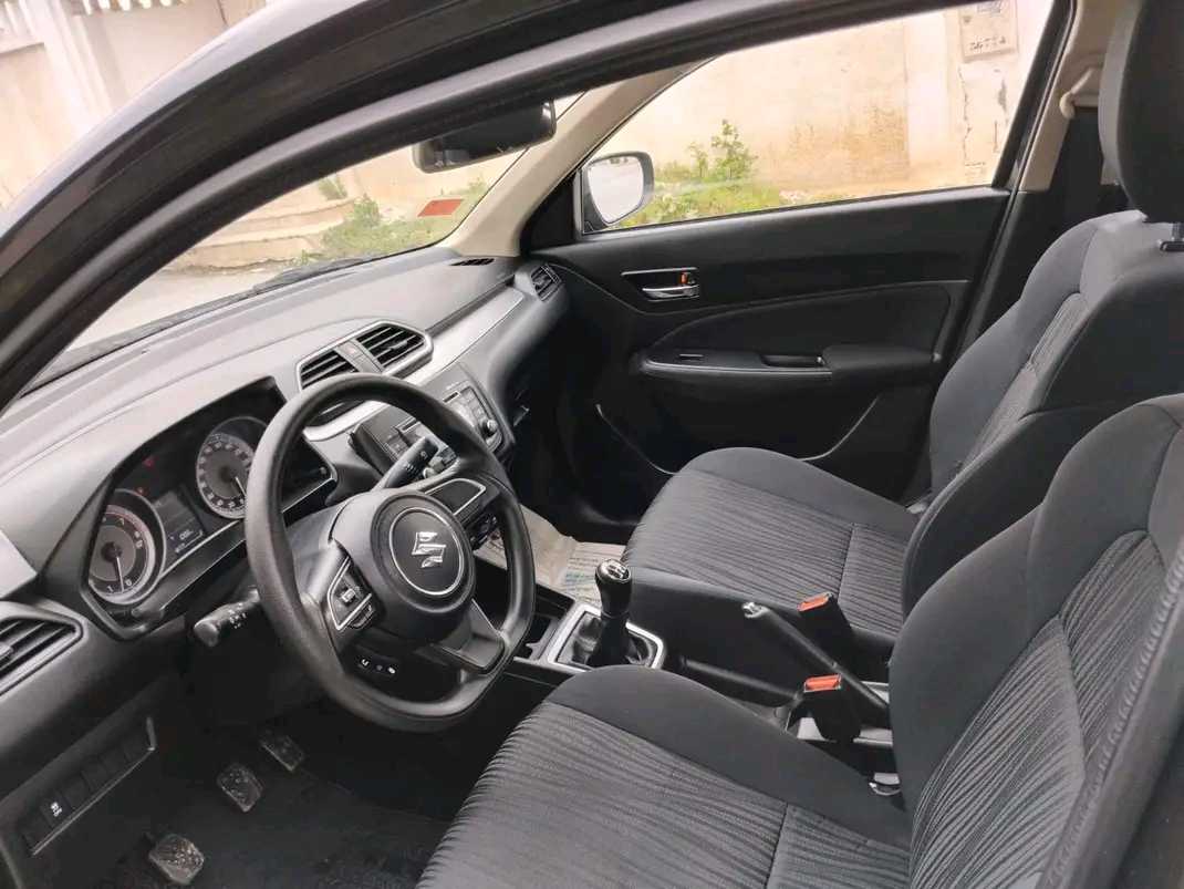 SUZUKI DZAIR PREMIÈRE MAIN EN ÉTAT NEUF