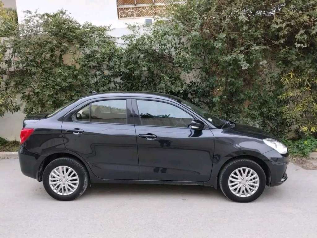 SUZUKI DZAIR PREMIÈRE MAIN EN ÉTAT NEUF