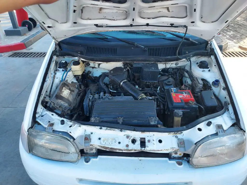 Avendre Fiat punto 1 en très bon état nm de tlf 96 028 174