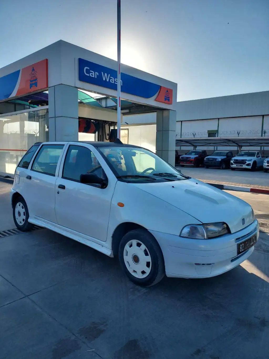 Avendre Fiat punto 1 en très bon état nm de tlf 96 028 174