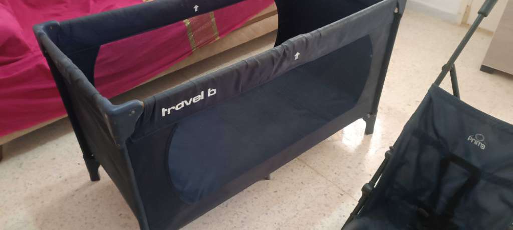 Four encastrable diamont + lit pour bebe travel b + poussette primo a vendre