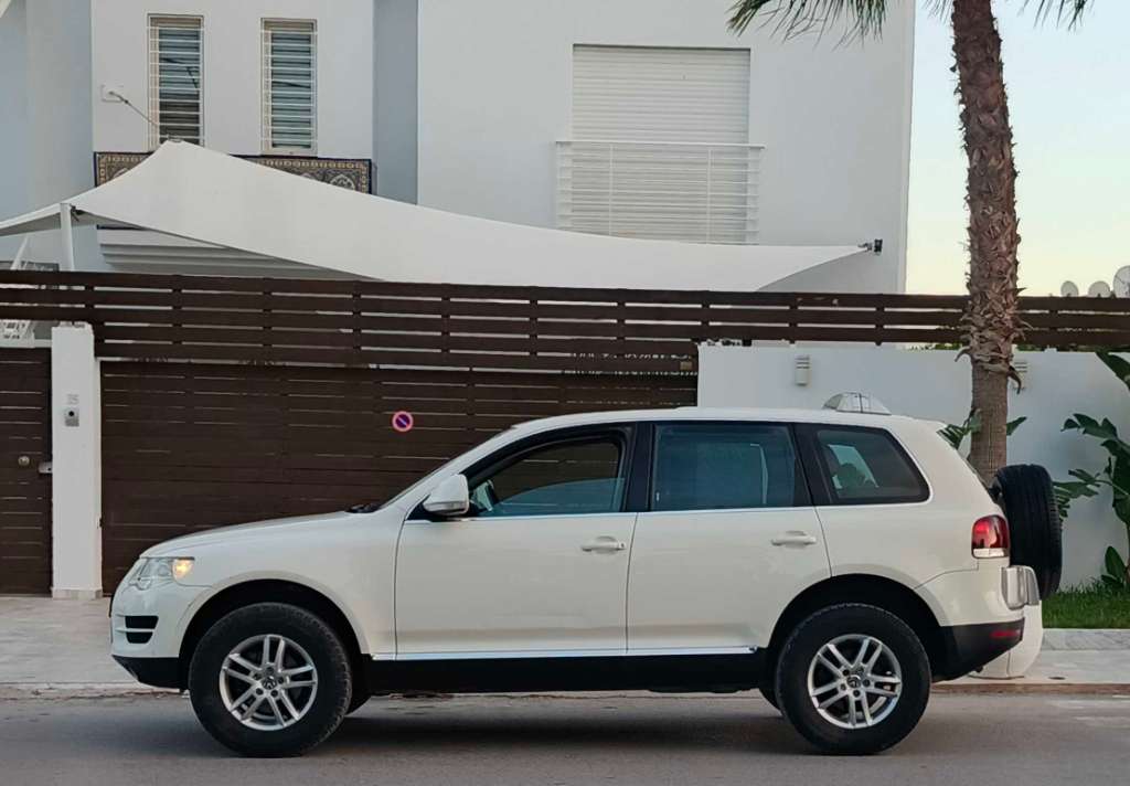 🚘 Volkswagen Touareg 4*4 2.5 L R5 TDI 
