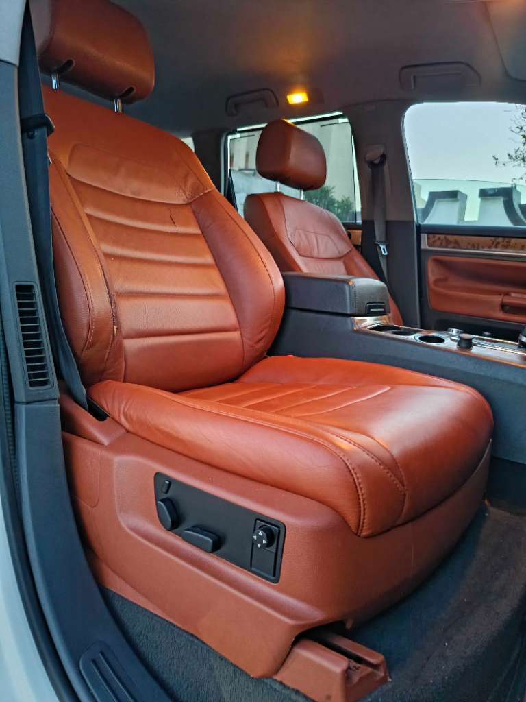 🚘 Volkswagen Touareg 4*4 2.5 L R5 TDI 