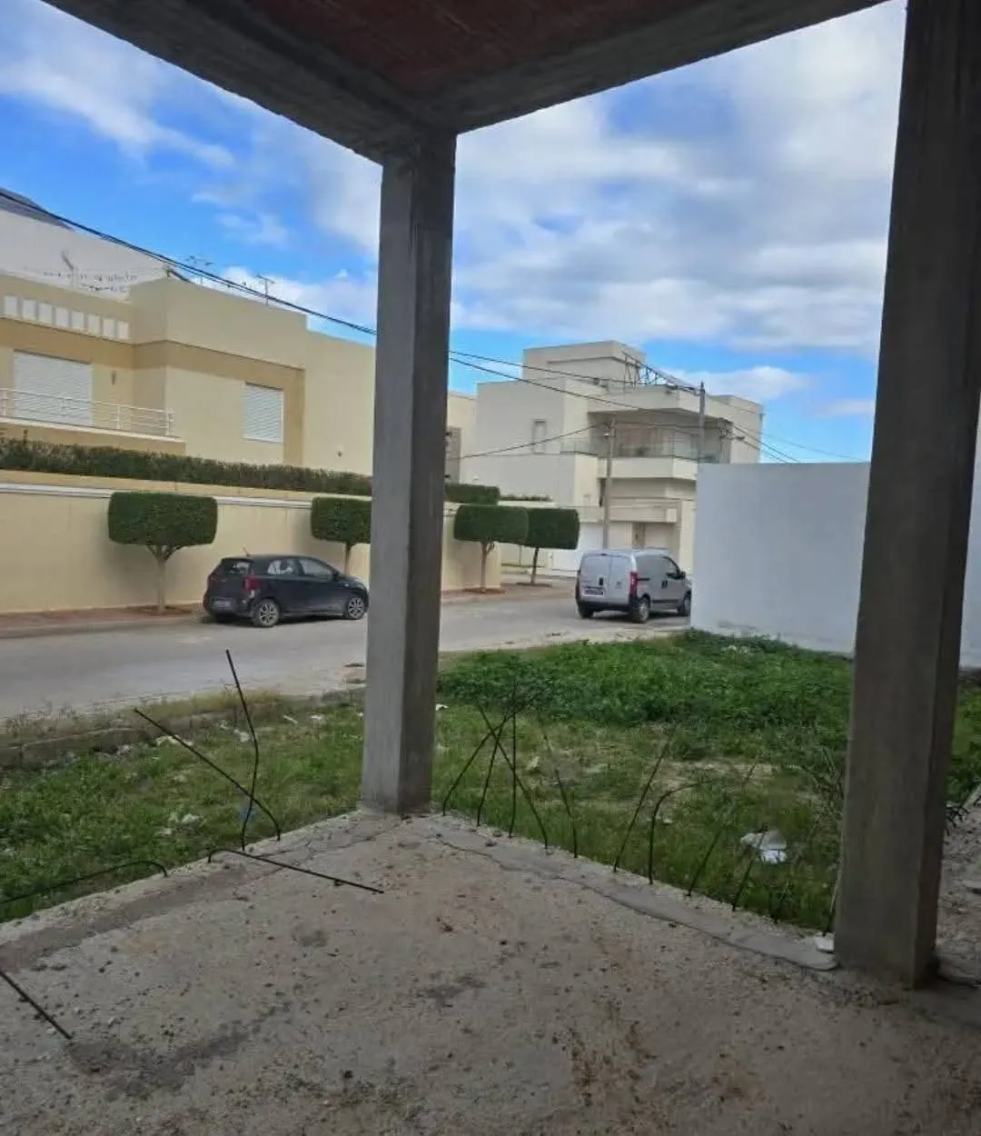 đĂ VENDRE: Villa inachevĂ©e â Quartier RĂ©sidentiel Chic, Ă cotĂ© Carrefour Market Khezama