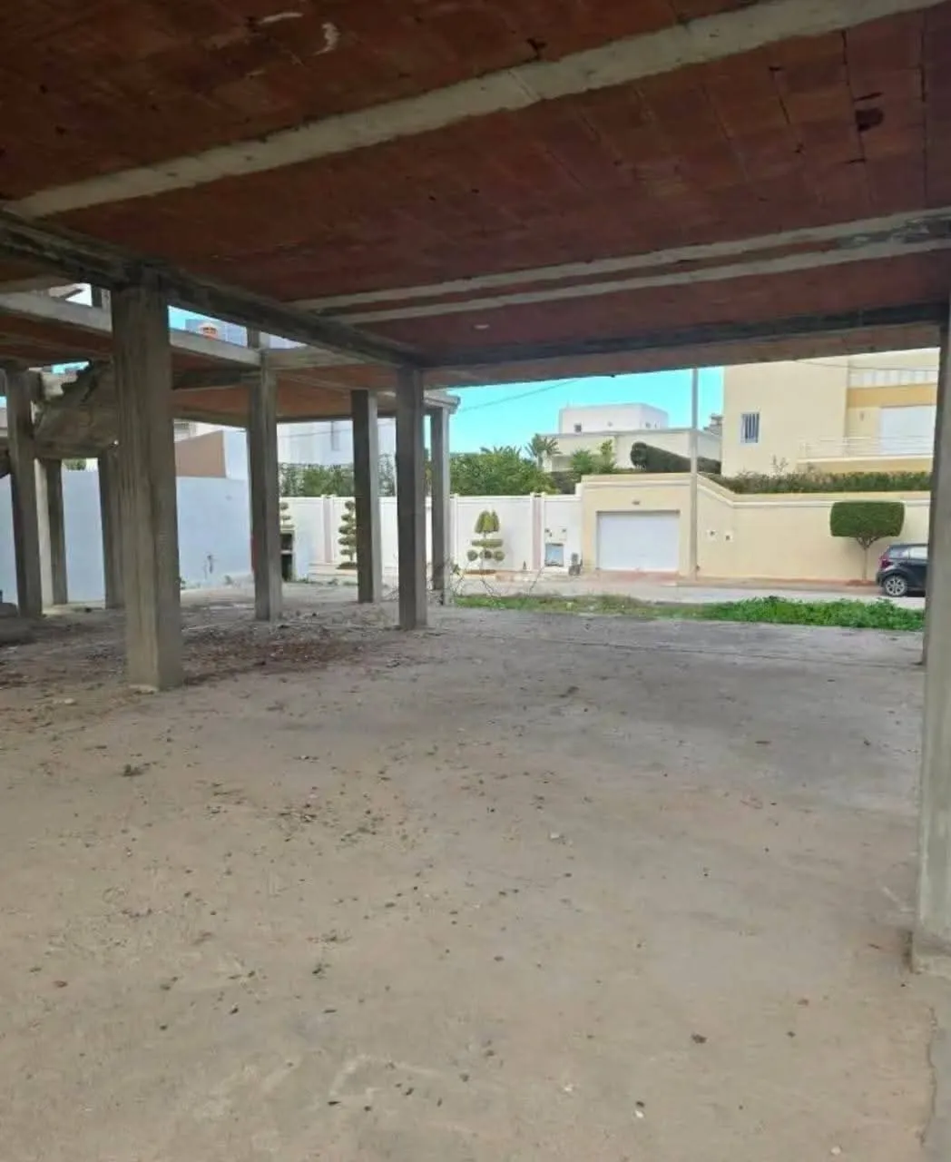 đĂ VENDRE: Villa inachevĂ©e â Quartier RĂ©sidentiel Chic, Ă cotĂ© Carrefour Market Khezama