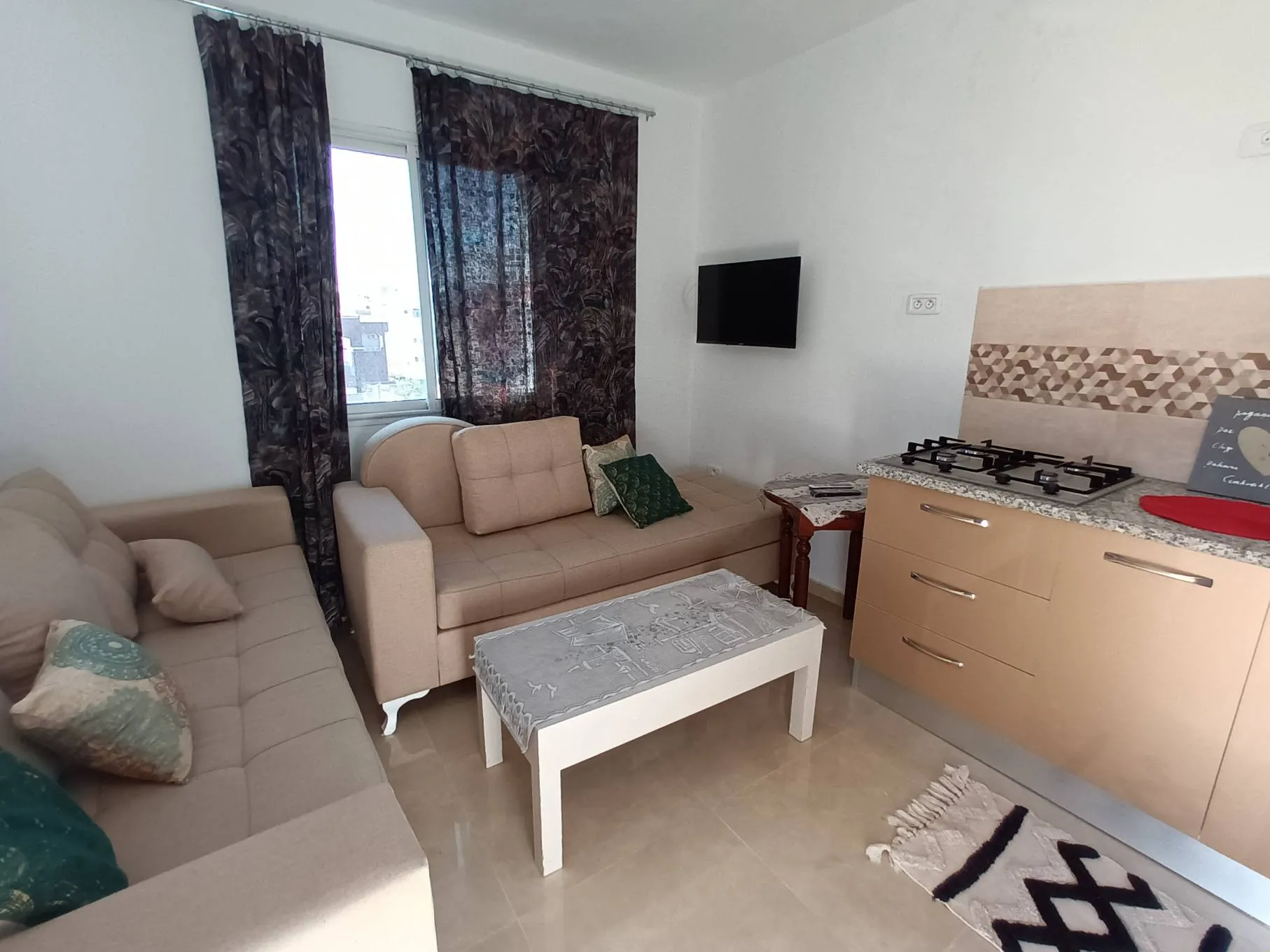 coquette studio meublé à quelques mètre de la plage Bizerte 