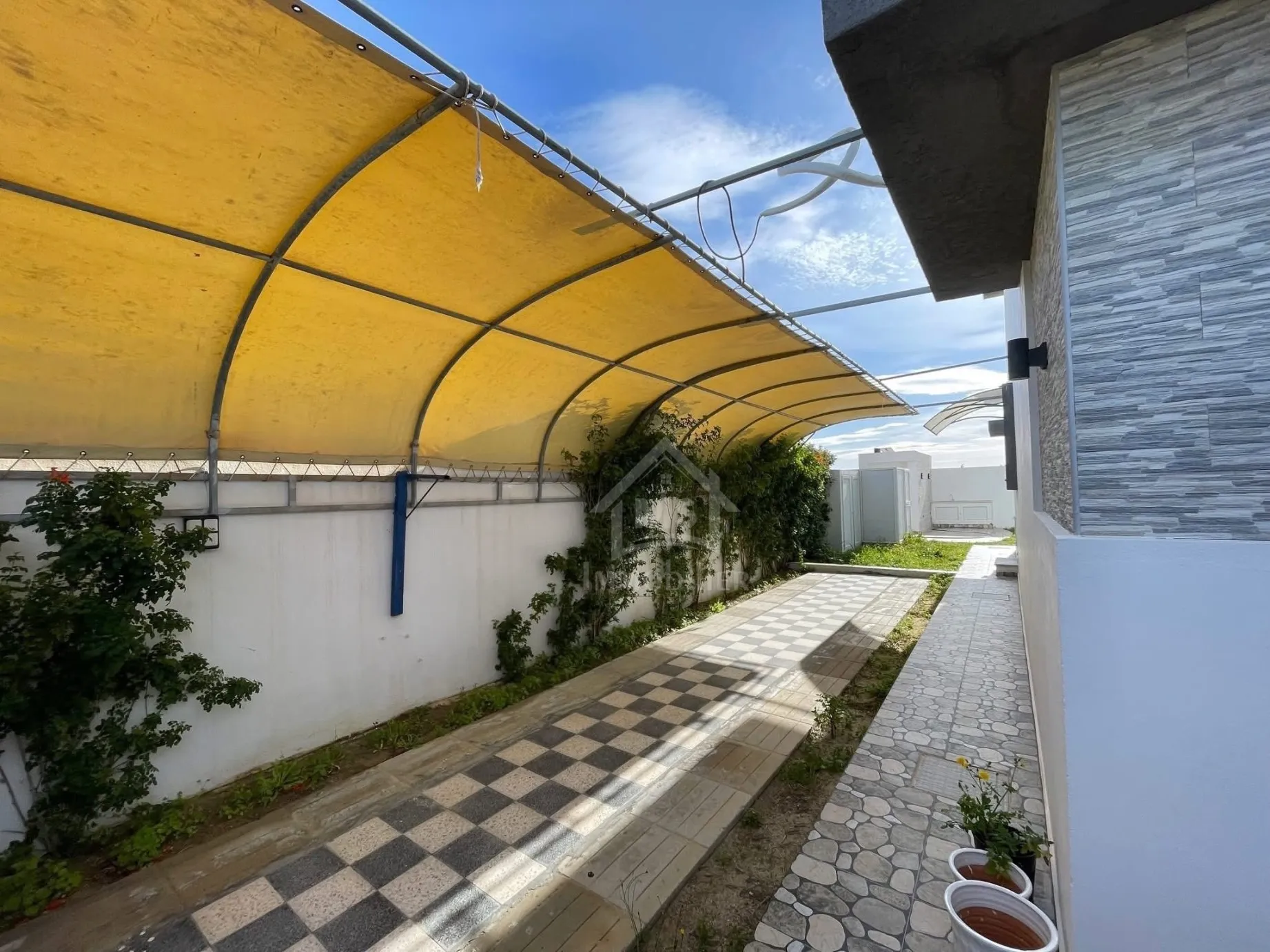 Villa S+4 toute neuve avec jardin et piscine à Hammamet Sud 51355351
