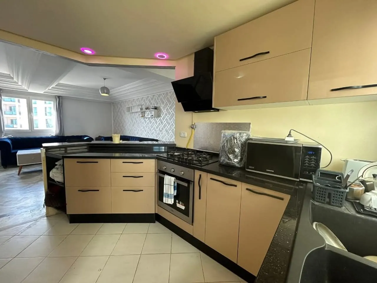 A vendre beaux appartement plein zone touristique sousse khezama