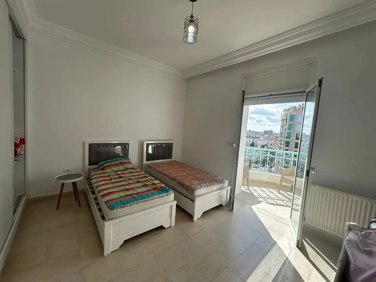 A vendre beaux appartement plein zone touristique sousse khezama