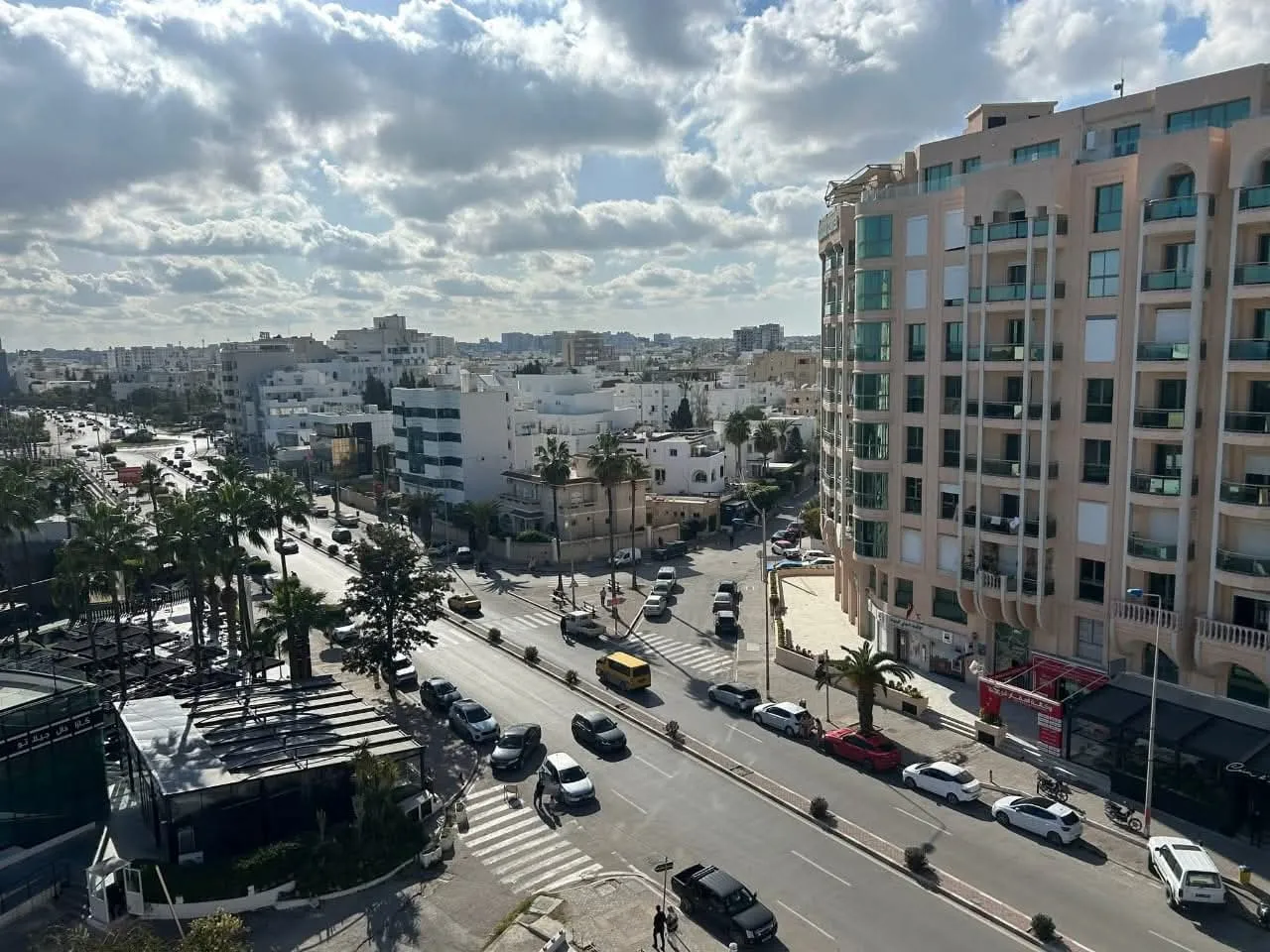 A vendre beaux appartement plein zone touristique sousse khezama