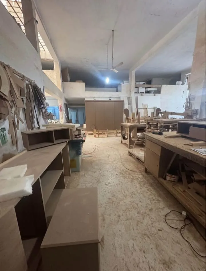 đ Ă LOUER â Usine moderne 1000 mÂČ avec bureau et studio