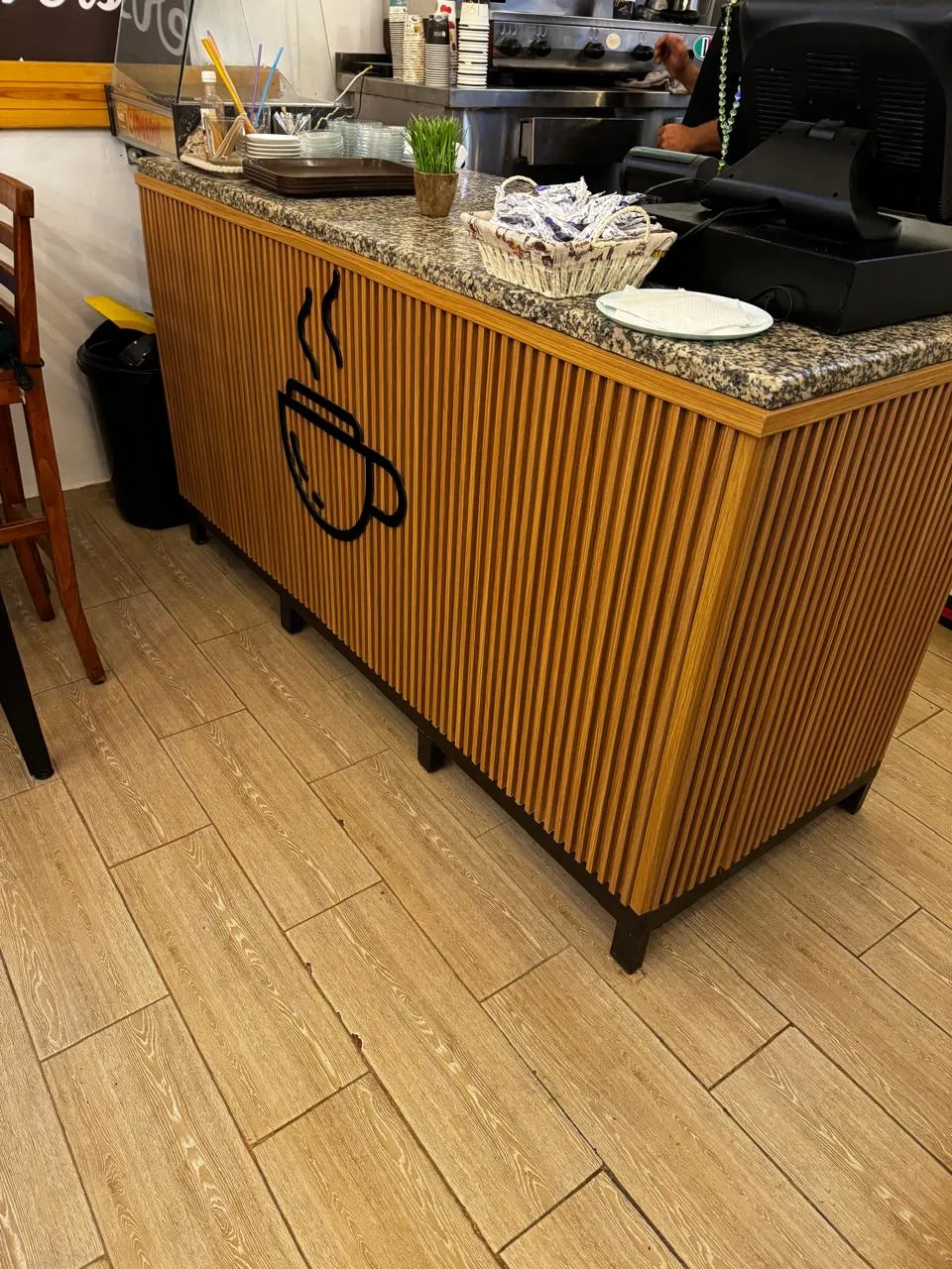 Cafétéria avec tout le matériel au lac 1
