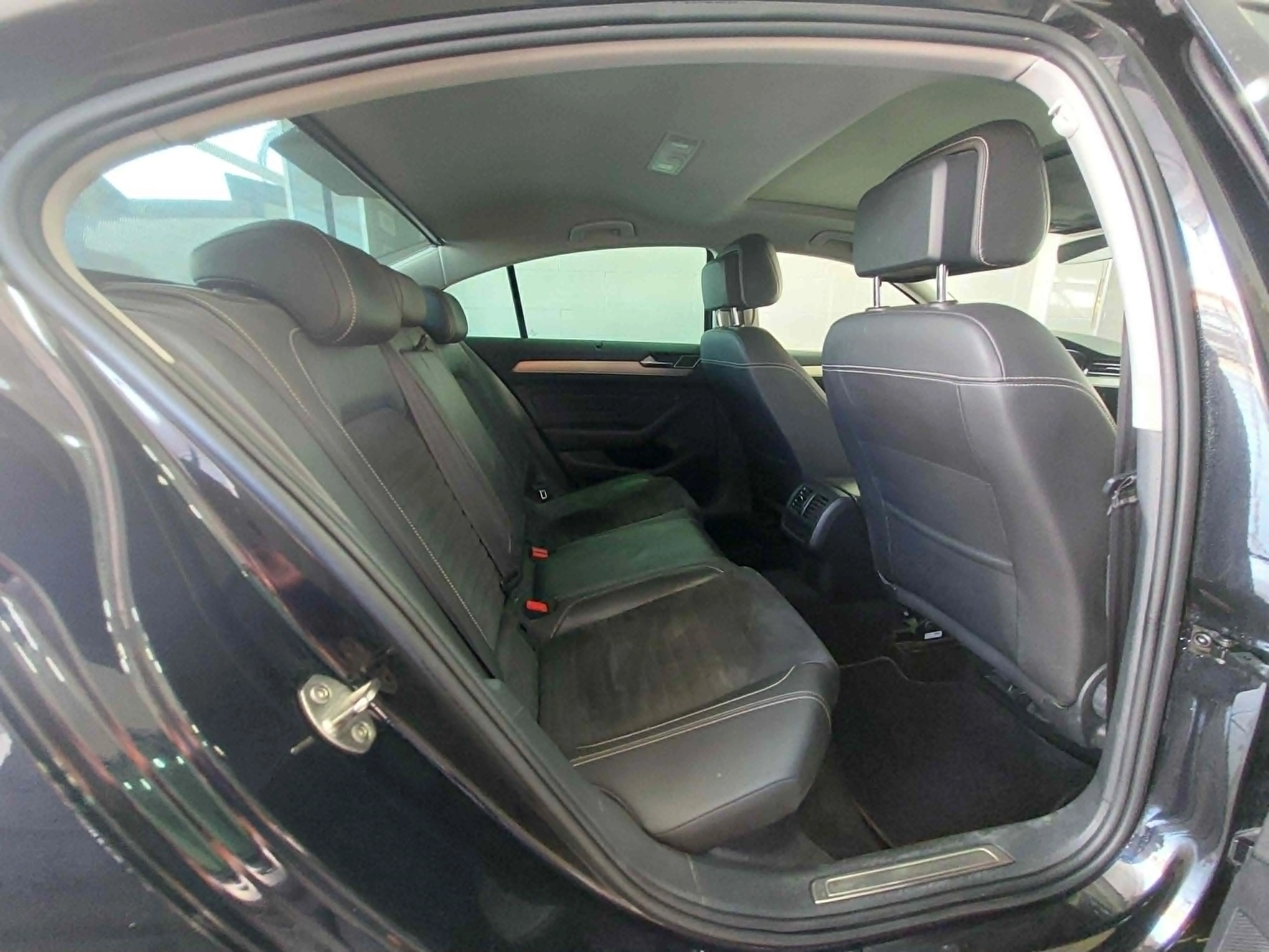 À VENDRE – Volkswagen Passat B 8 - 2021 - Tel 98479647