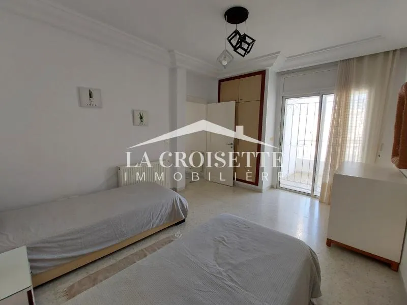 Duplex avec jardin S+4 meublé La Marsa ZDL0674