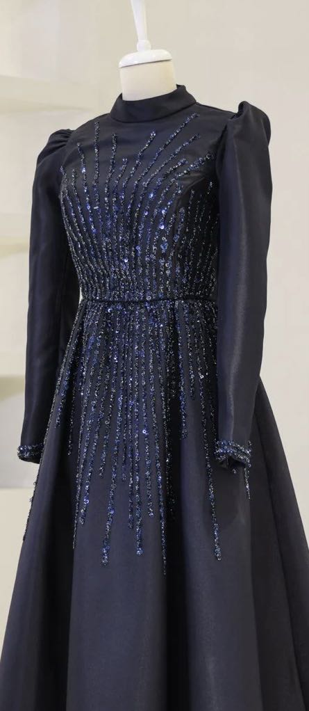 Robe soirée avec foulard 