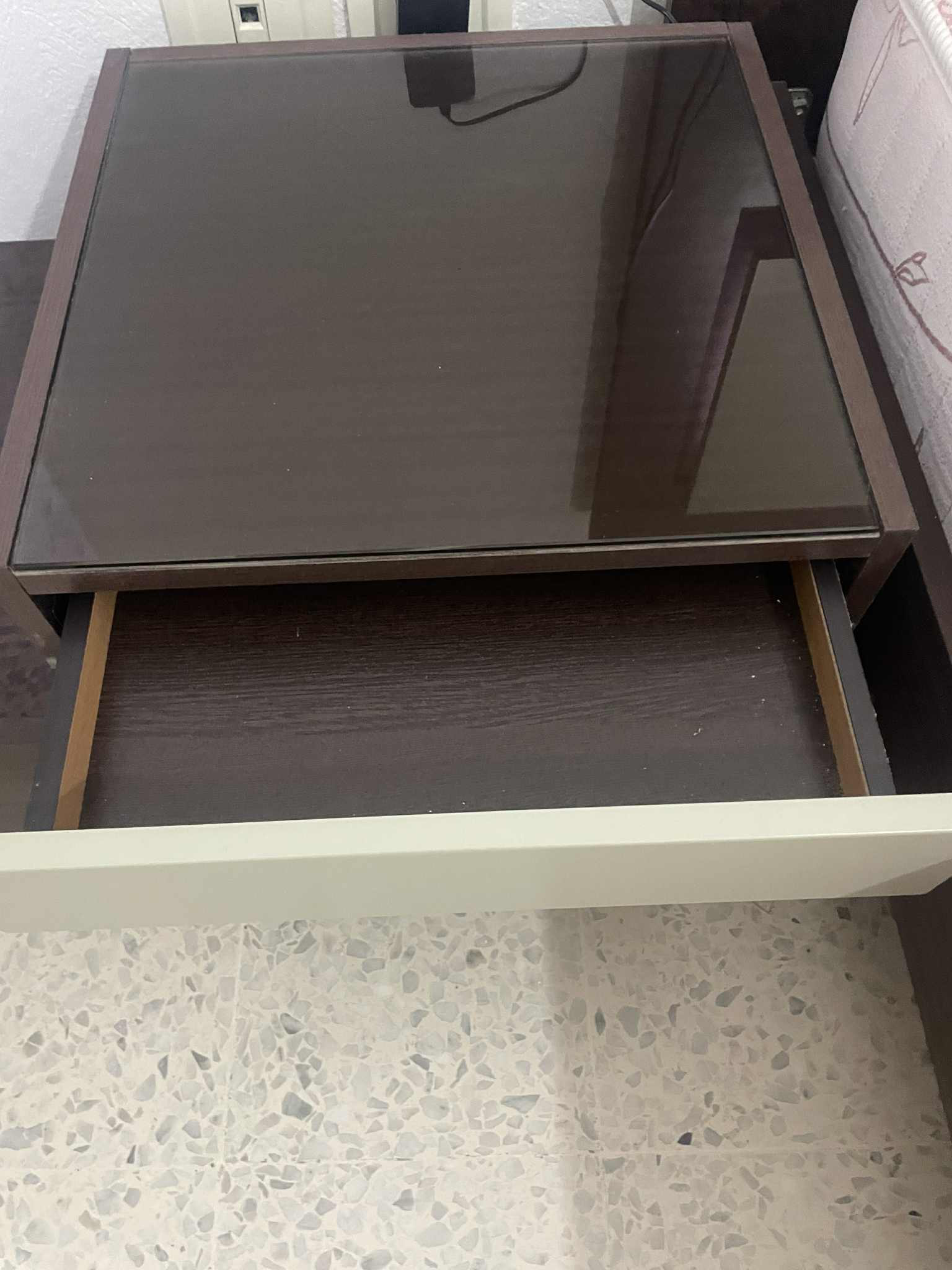 Chambre Moderne avec Lit à LED Élégant 900DT