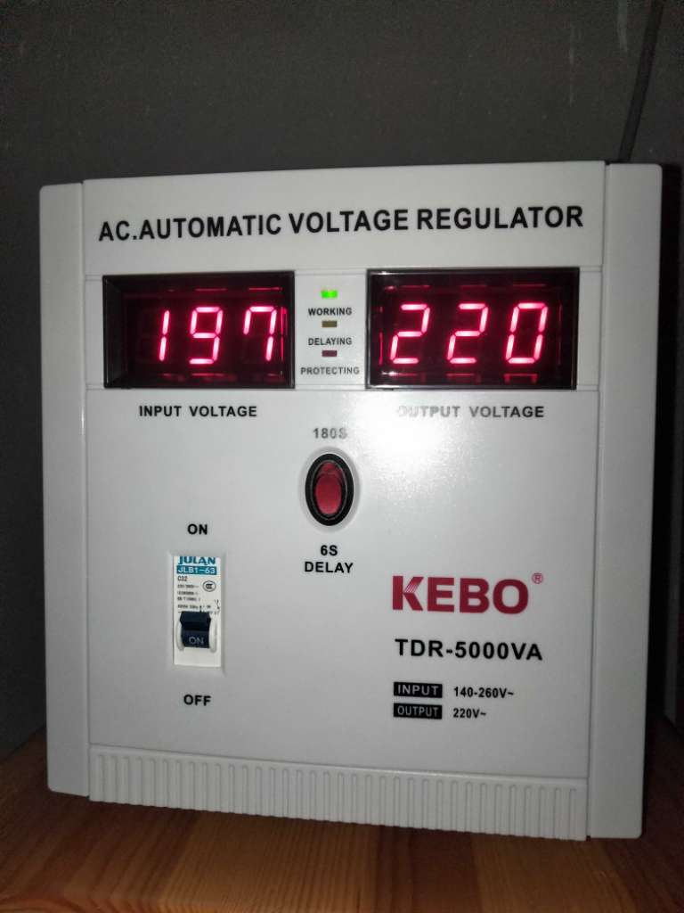 مكيف يخدم ويقص ؟ الضو طايح ؟ أشري هاذا stabilisateur de regulateur de tension