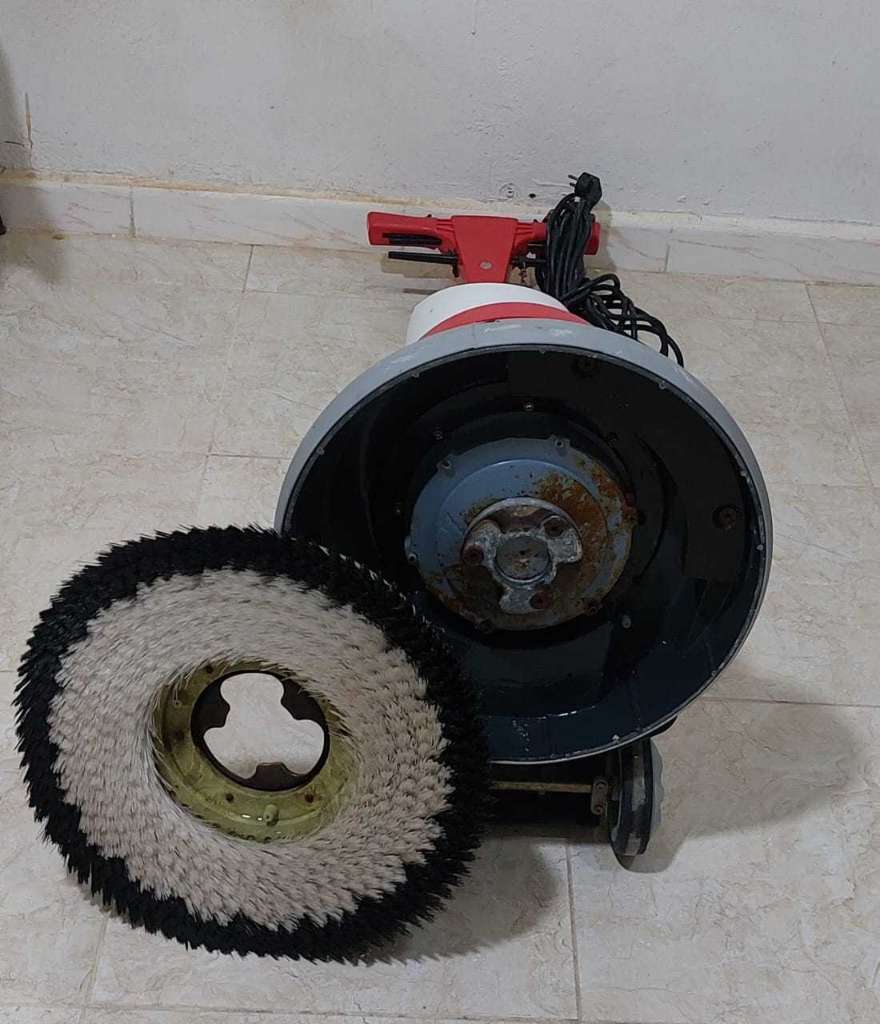 Matériel de Nettoyage à Vendre
Matériel de nettoyage en bon état, presque neuf.