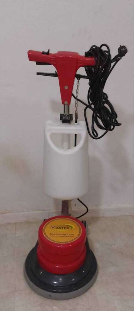 Matériel de Nettoyage à Vendre
Matériel de nettoyage en bon état, presque neuf.