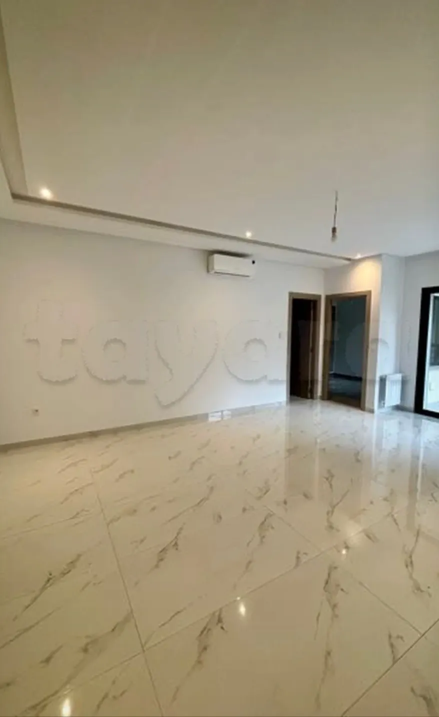 Location S1 vide à Ennasr 2