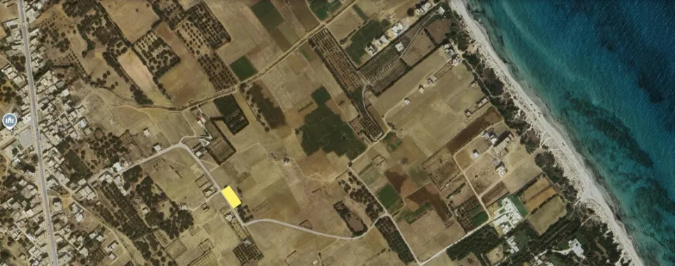 Terrain à 700 M de la mer