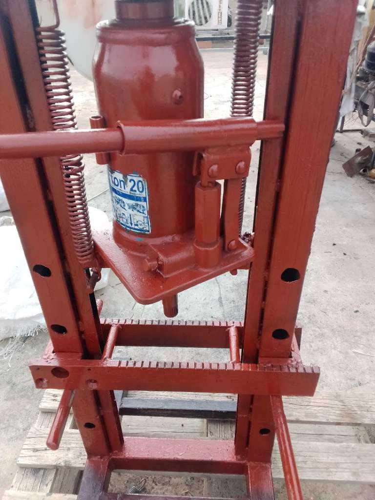 الات ضغط براس