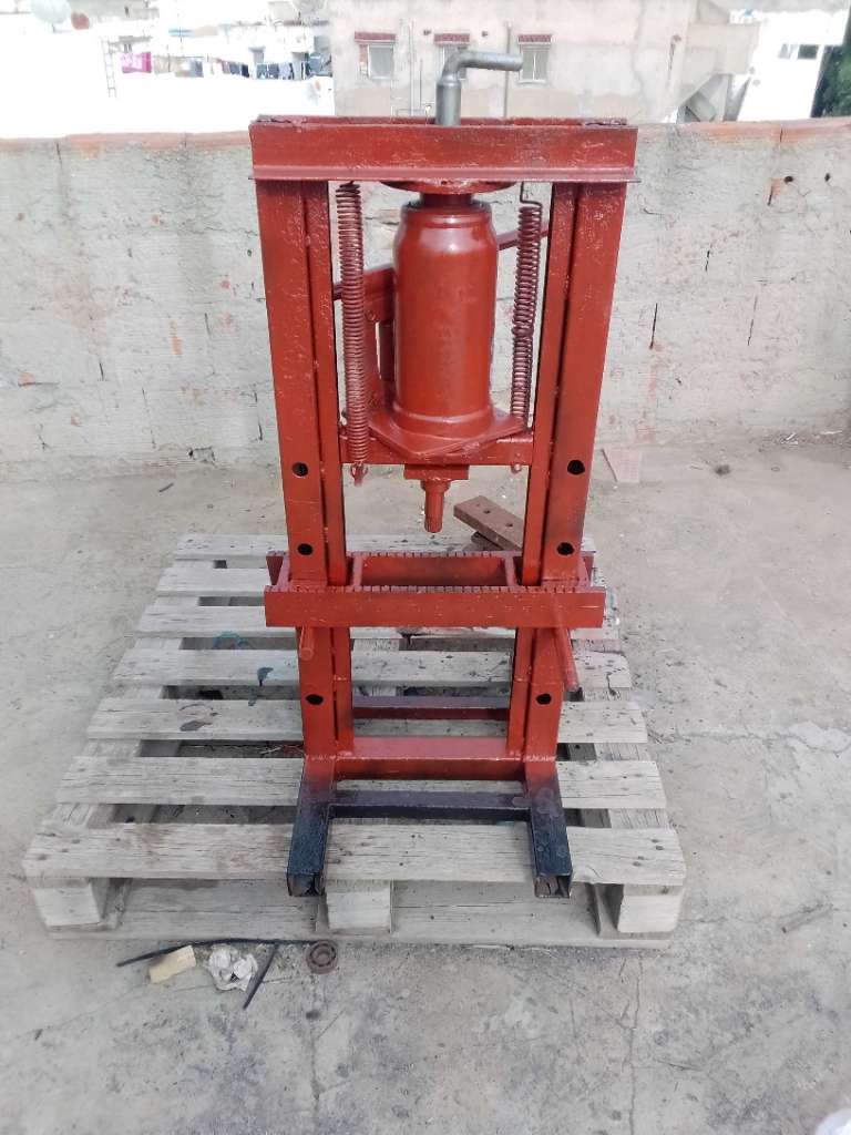 الات ضغط براس