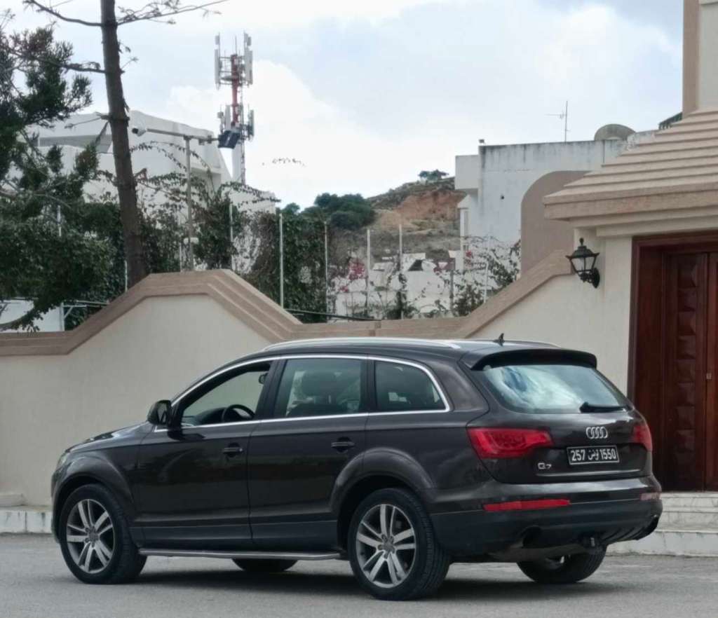 🚘 AUDI Q7 3.0 L 4*4
