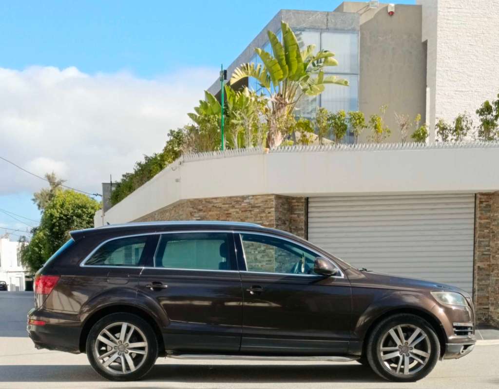 🚘 AUDI Q7 3.0 L 4*4
