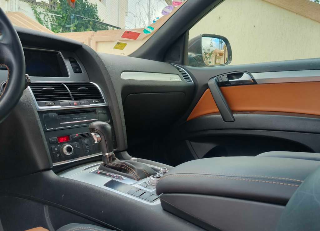 🚘 AUDI Q7 3.0 L 4*4
