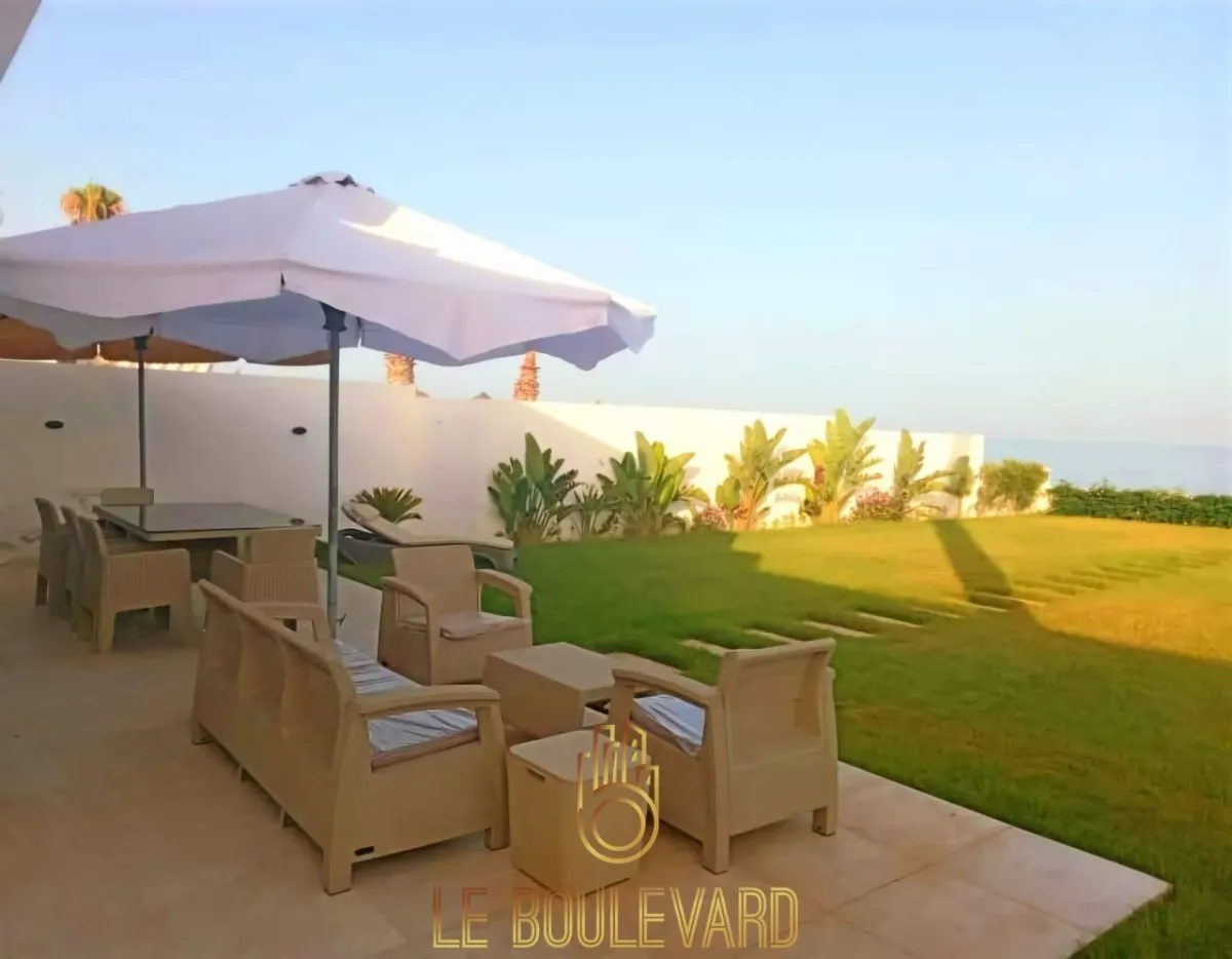 A Louer Villa S+4 Haut Standing Pied Dans L'eau Située à Maamoura, Nabeul