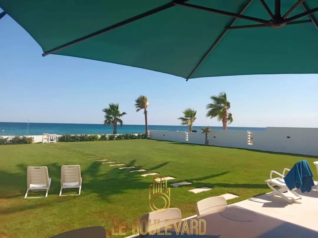 A Louer Villa S+4 Haut Standing Pied Dans L'eau Située à Maamoura, Nabeul