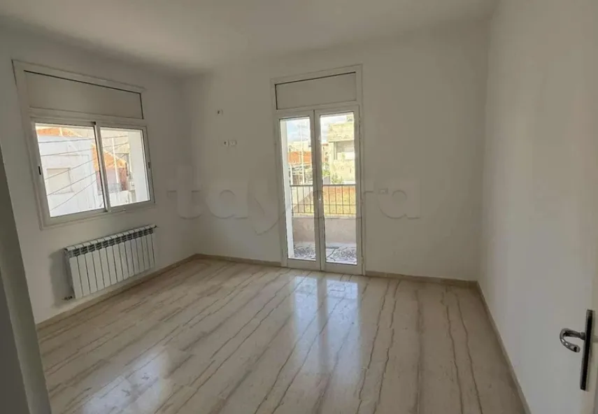 Location S3 vide à Jardin D'El Menzah 1