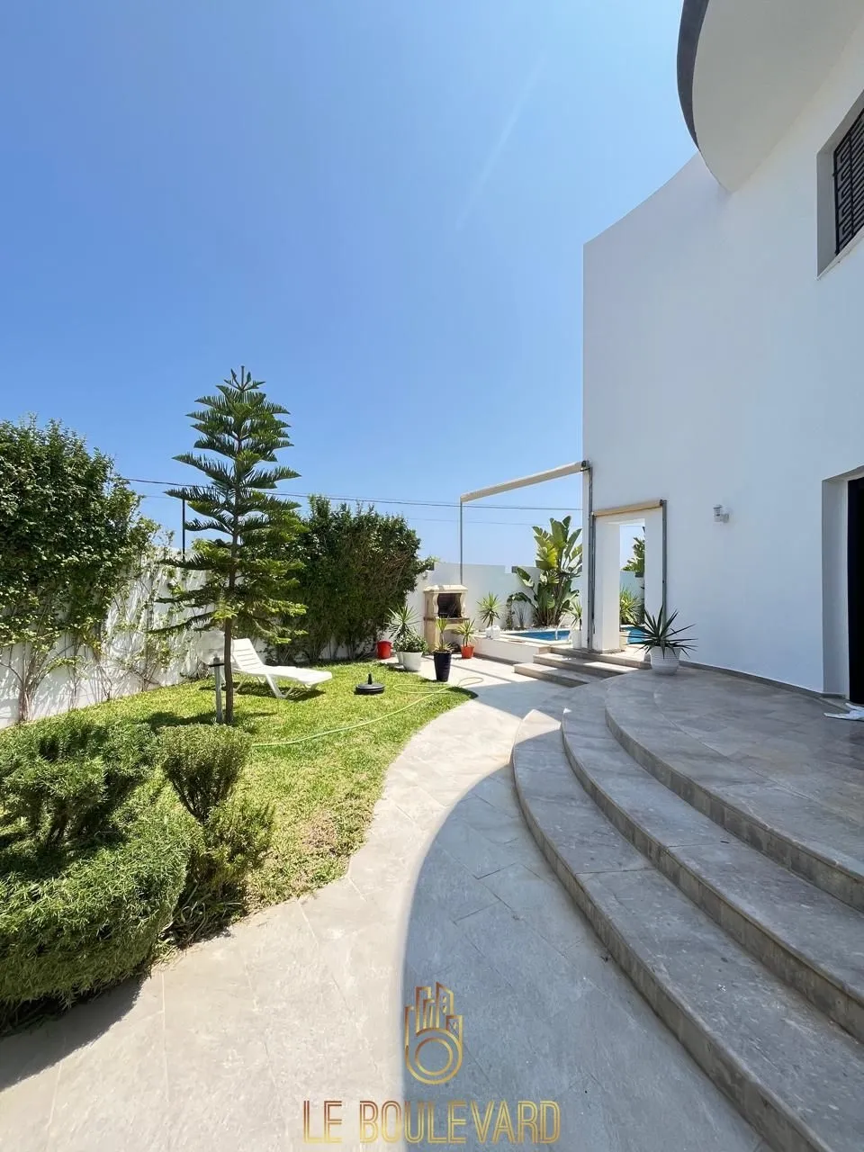 Location Estivale : Villa Duplex S+4 Haut Standing Avec Piscine Ă Hammamet Nord