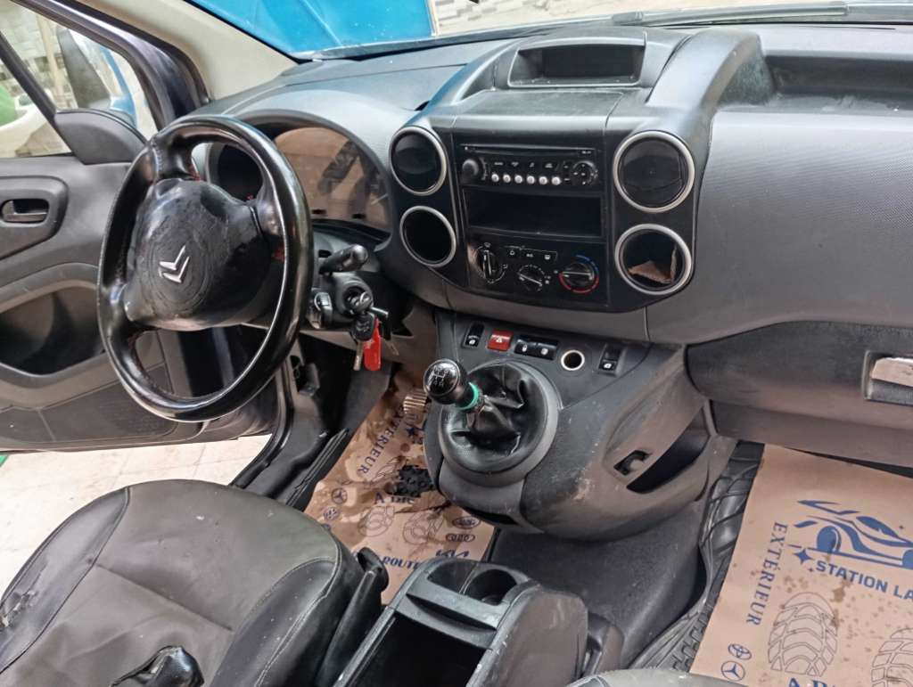 B9 en bonne état moteur ehdi ndhifa 