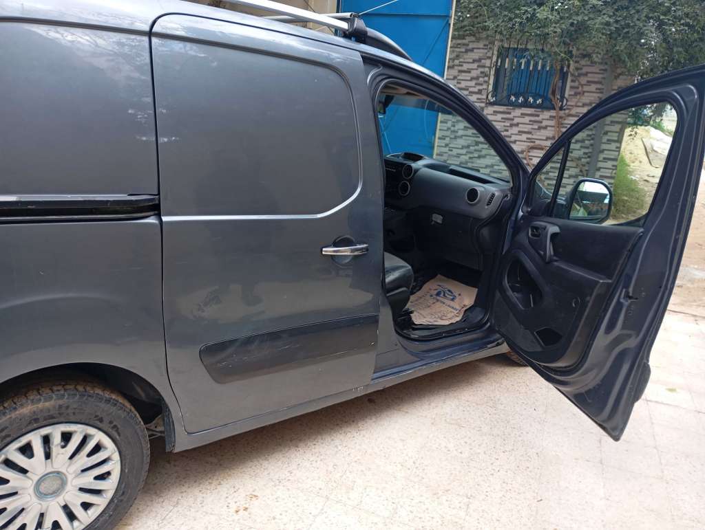 B9 en bonne état moteur ehdi ndhifa 