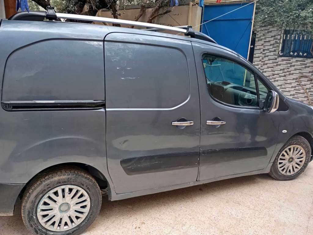 B9 en bonne état moteur ehdi ndhifa 