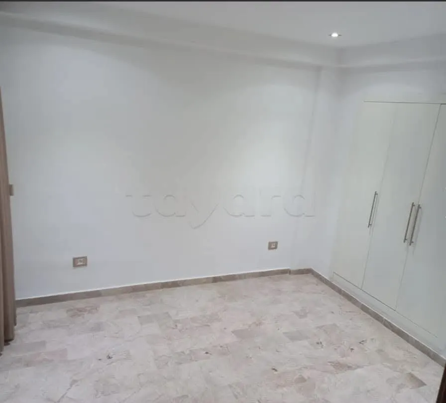 Location S3 vide à La Soukra