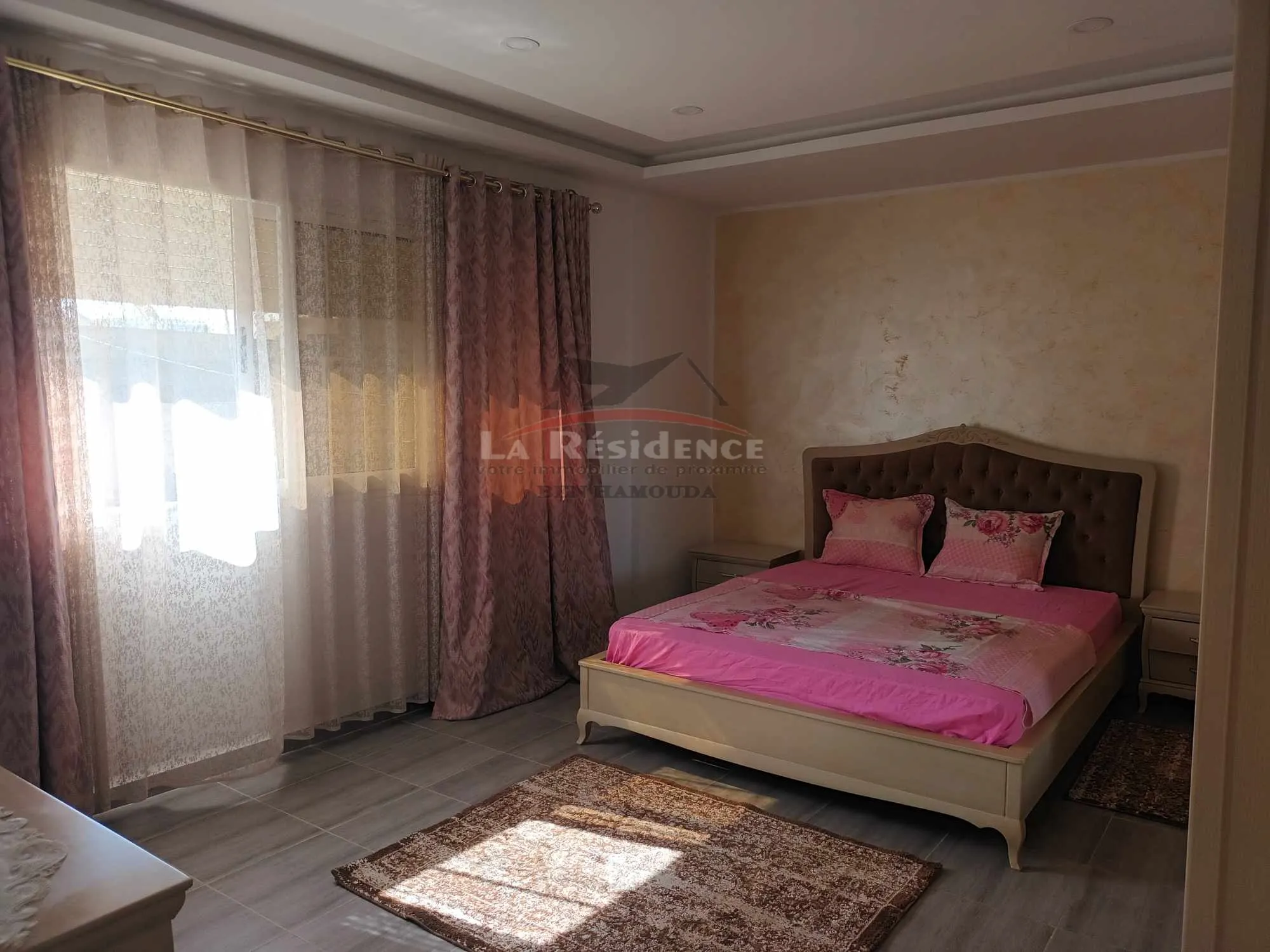 étage de villa haut standing meublé situé au début de la Corniche Bizerte.