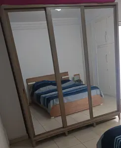 Vends belle armoire.