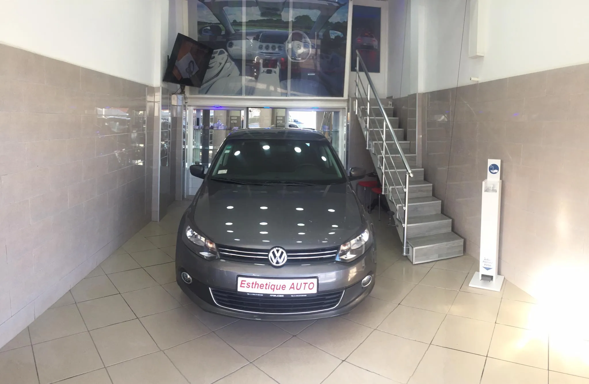 A VENDRE VOLKSWAGEN POLO SEDAN 1.4 ESSENCE - Tel98479647
