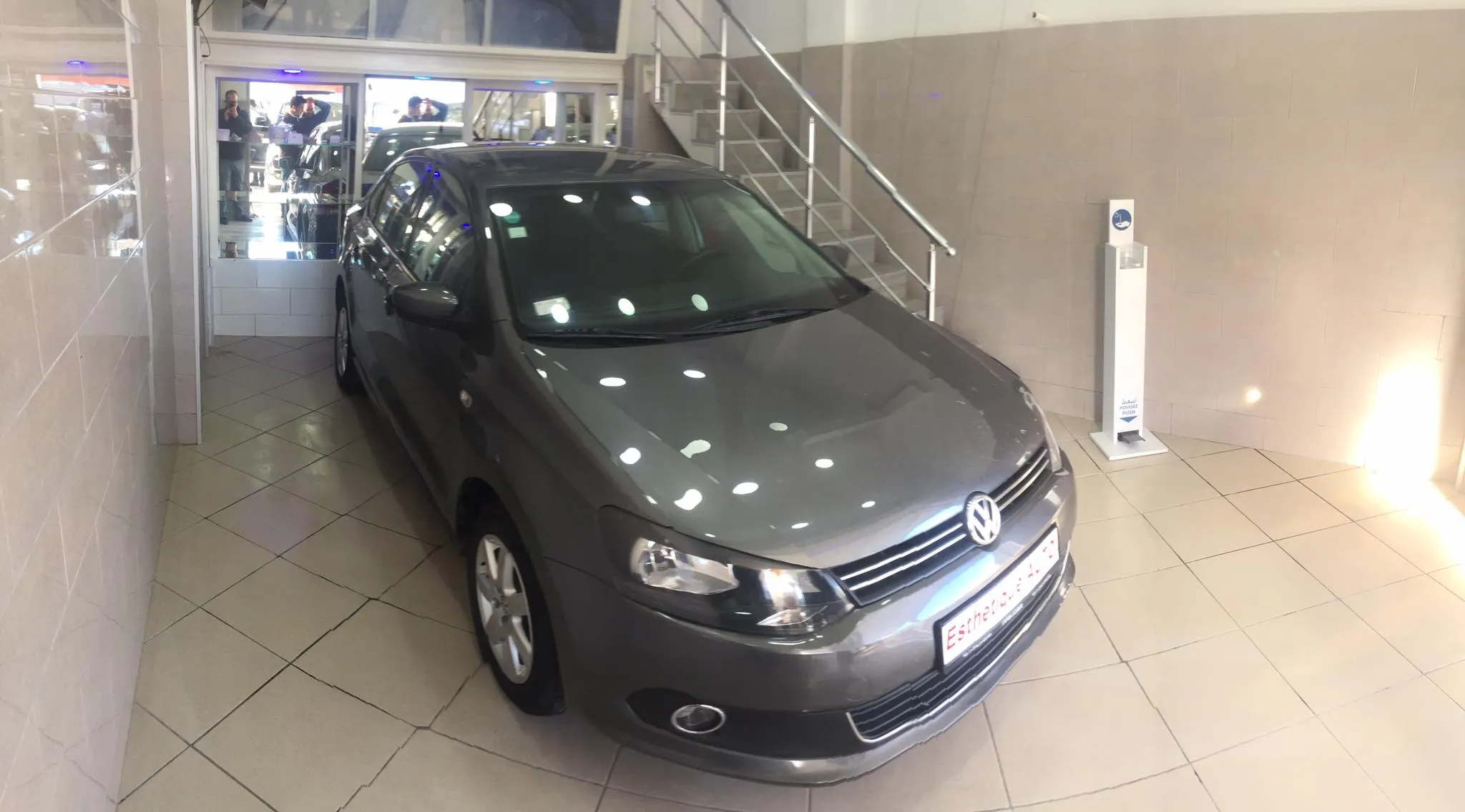 A VENDRE VOLKSWAGEN POLO SEDAN 1.4 ESSENCE - Tel98479647