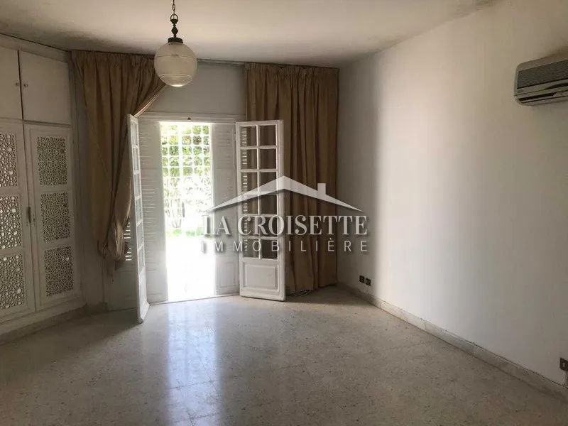 Villa s+5 à La Soukra MVL0075
