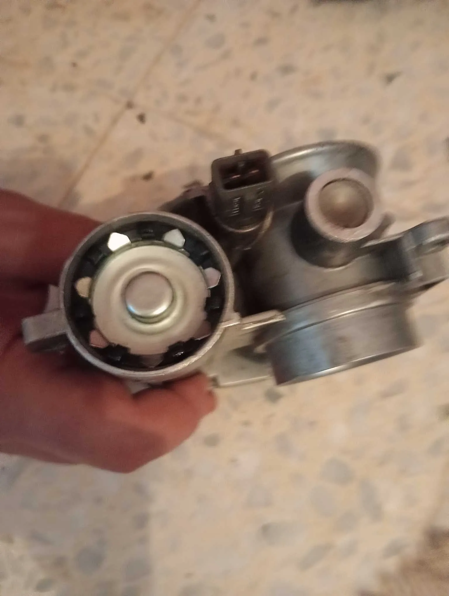 Pièces clio classic a vendre 98758212