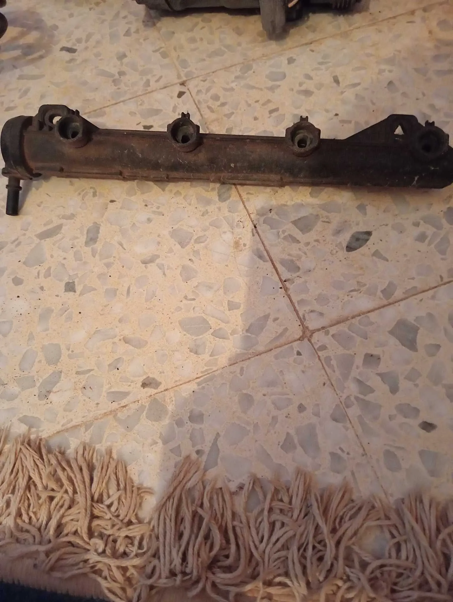 Pièces clio classic a vendre 98758212