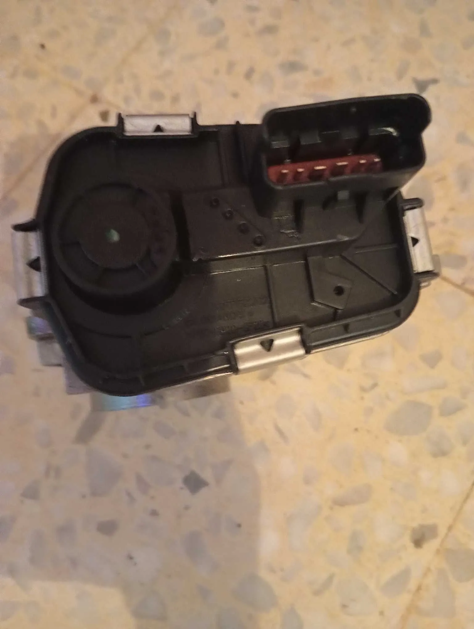 Pièces clio classic a vendre 98758212