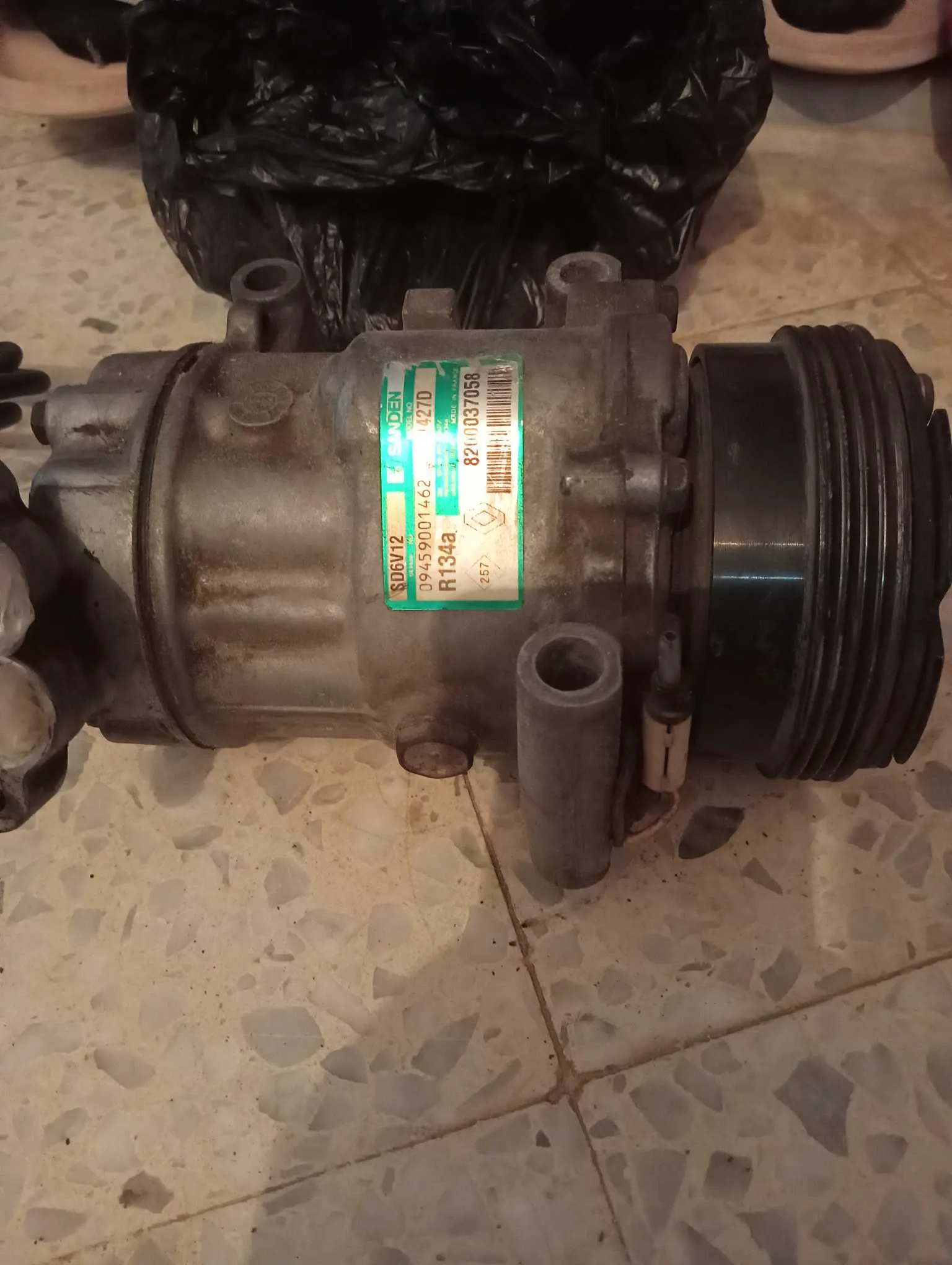 Pièces clio classic a vendre 98758212