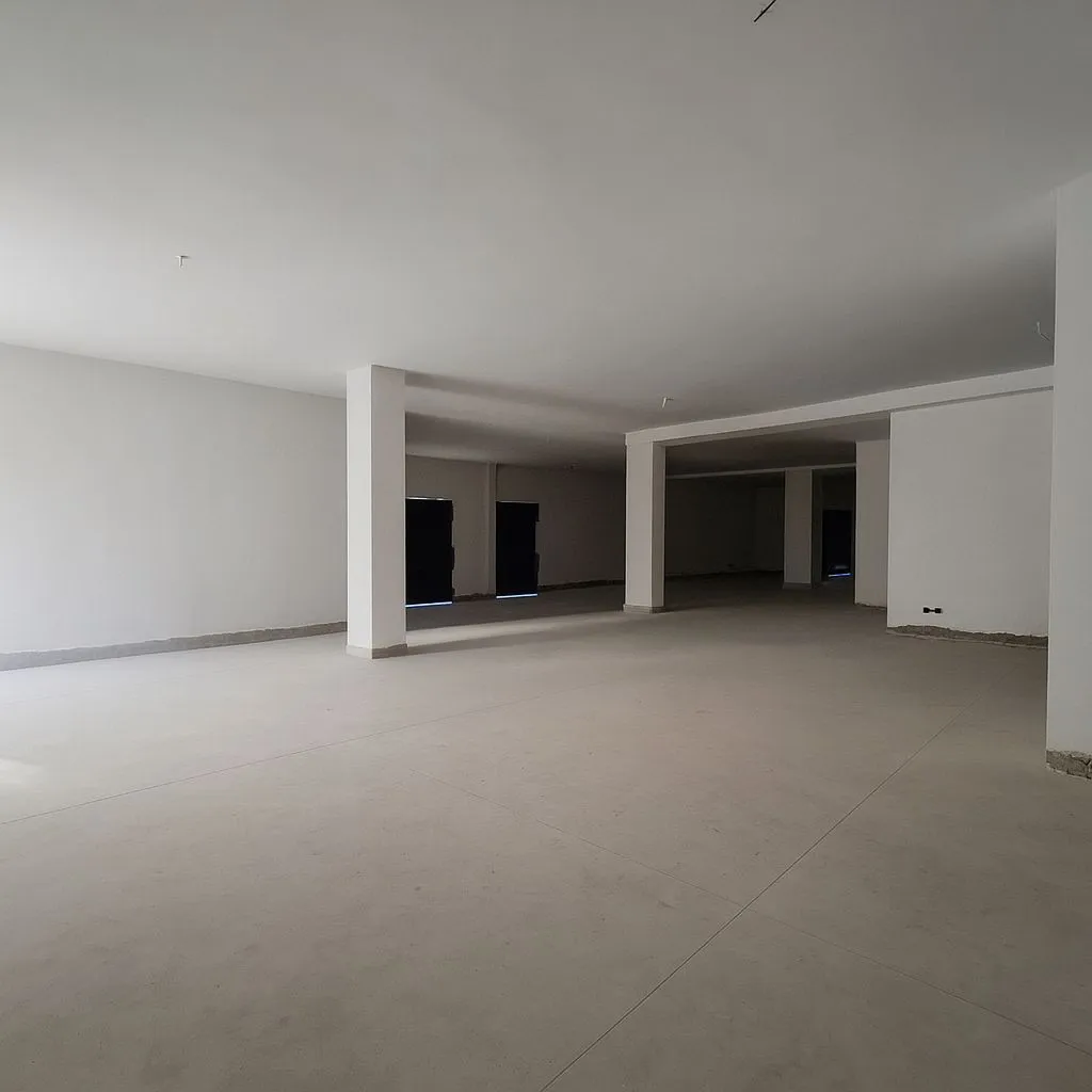 À vendre – Local commercial neuf de 455 m² à Mégrine Coteaux, emplacement en angle, direct promoteur
