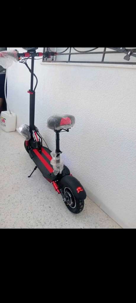 Scooter électrique cacheté