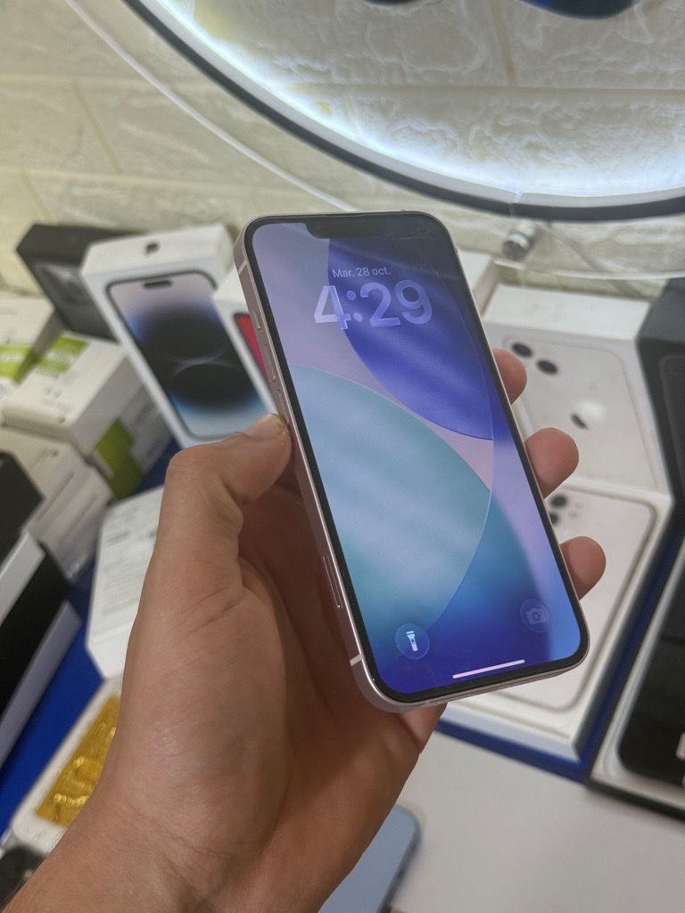 iPhone 13